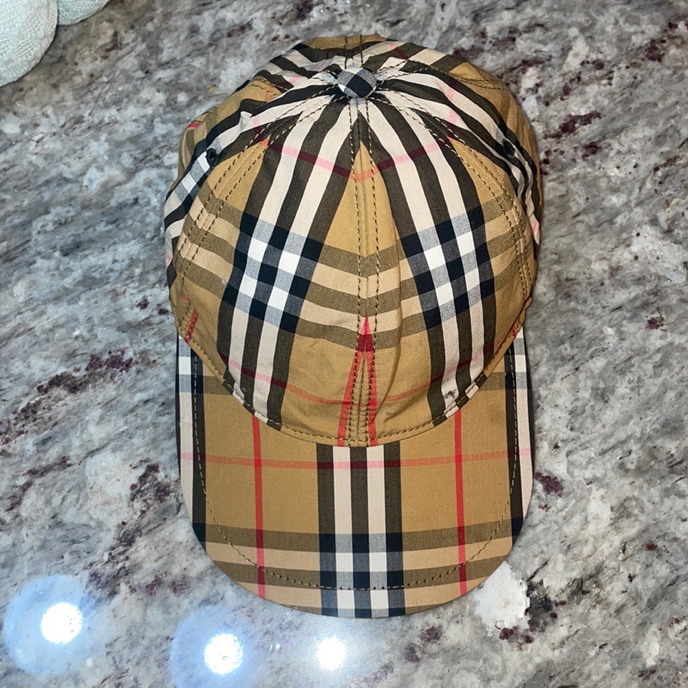 💥💥 Authentic💥💥 Burberry Baseball Cap✨